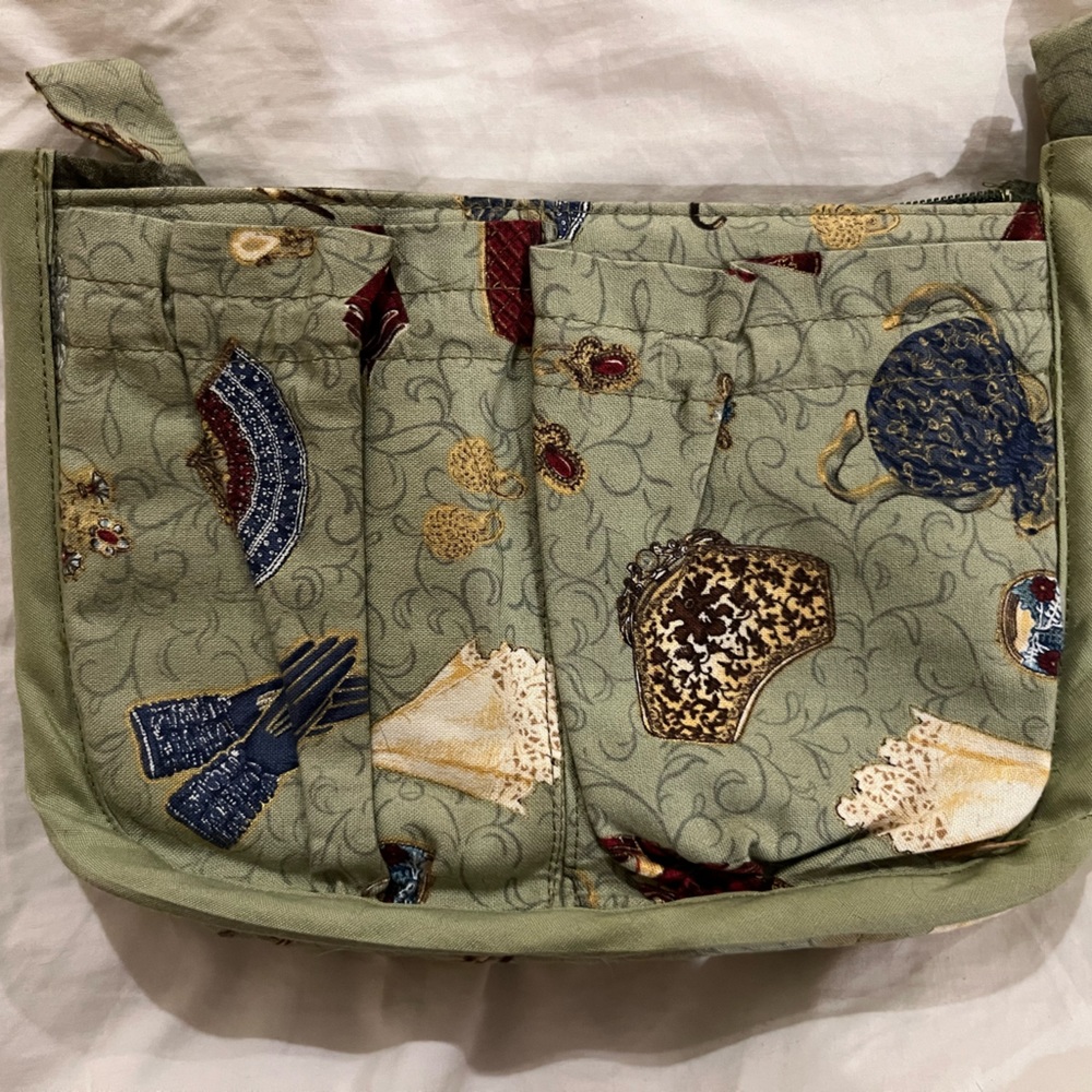 Small purse organizer